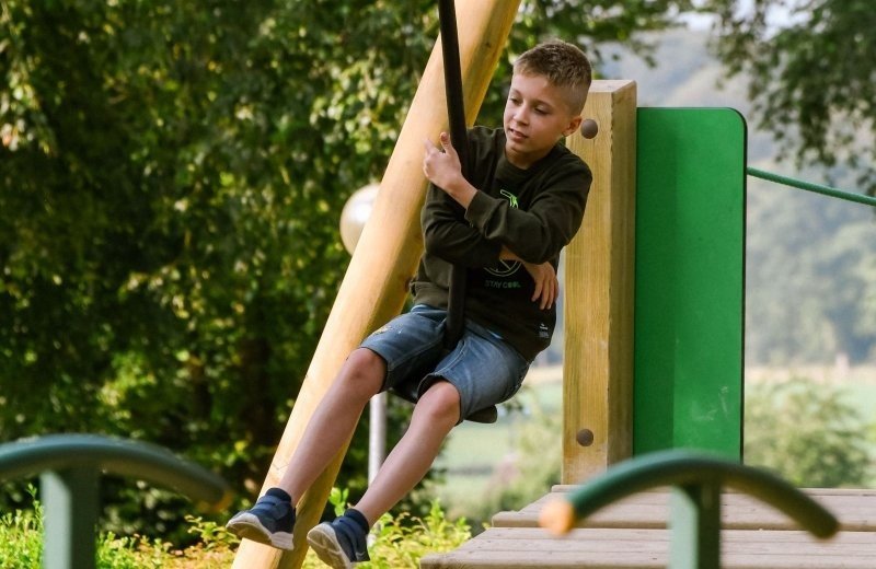 Spielplatz seilbahn